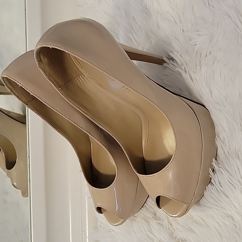 Aldo nude platform peep toe heels Size 37